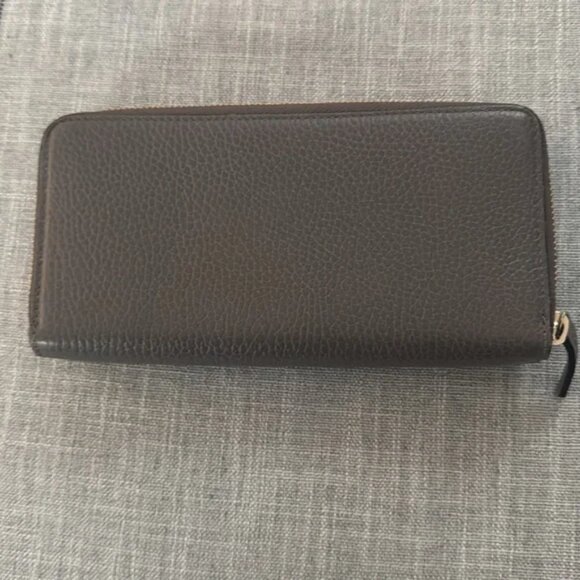 Like New Gucci Zip Around Long Multi Pocket Clutch Leather Wallet Organizer - Picture 2 of 6